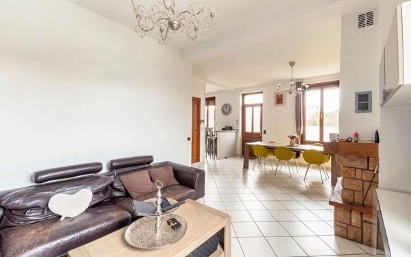 Maison à vendre    5 pièces • 160 m2 Saint-Priest