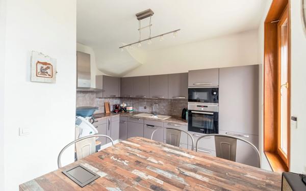 Maison à vendre    5 pièces • 160 m2 Saint-Priest