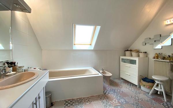 Maison à vendre    6 pièces •  Mézières-sur-Seine