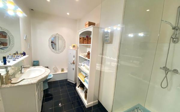 Maison à vendre    6 pièces •  Mézières-sur-Seine