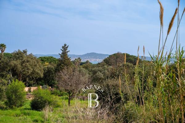 Grimaud, Terrain constructible  3 301 m² à vendre
