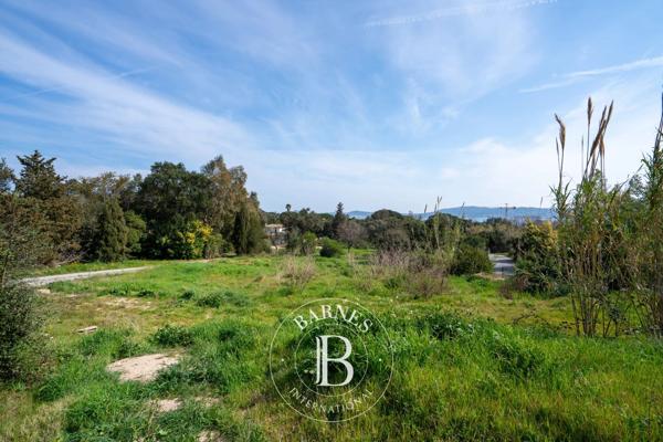 Grimaud, Terrain constructible  3 301 m² à vendre
