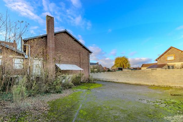 Local professionnel à vendre 475m²