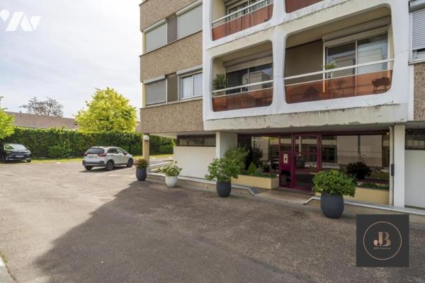 Vaste F4 au calme avec grand balcon, parking  et garage