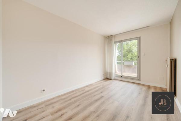 Vaste F4 au calme avec grand balcon, parking  et garage