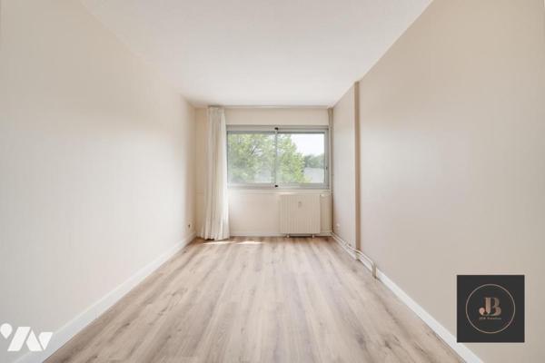 Vaste F4 au calme avec grand balcon, parking  et garage