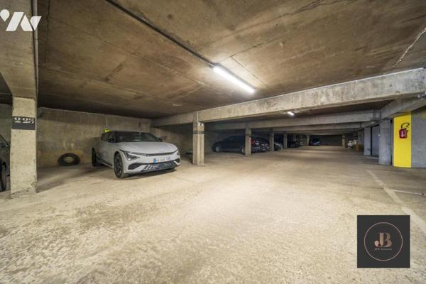 Vaste F4 au calme avec grand balcon, parking  et garage