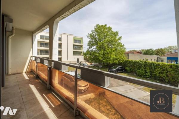Vaste F4 au calme avec grand balcon, parking  et garage