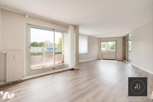 Vaste F4 au calme avec grand balcon, parking  et garage