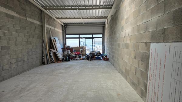 Cellule commerciale à louer proche de CHALON SUR SAONE (71)