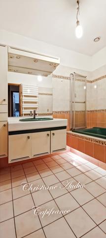 Maison à vendre 4 pièces, 109 m² sur terrain 483 m², Centre bourg Saint Bonnet de Joux