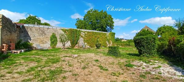 Maison à vendre 4 pièces, 109 m² sur terrain 483 m², Centre bourg Saint Bonnet de Joux