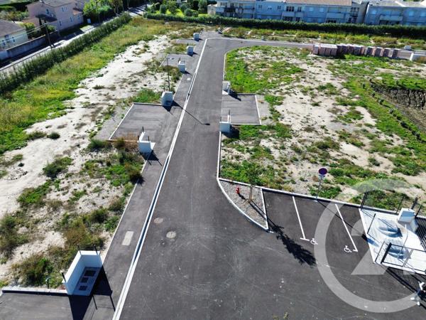 Terrain à vendre  345 m2 CHATEAURENARD - 13