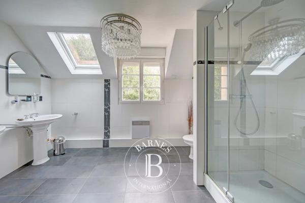 Jouy-en-Josas, Maison 4 Chambres -  330 m² à vendre