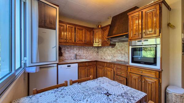 Très beau 4 pièces au dernier étage,garage et cave