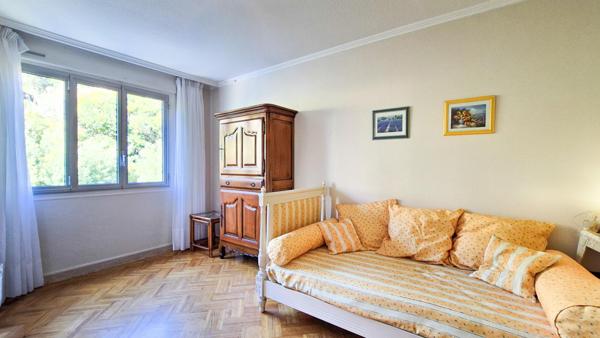 Très beau 4 pièces au dernier étage,garage et cave