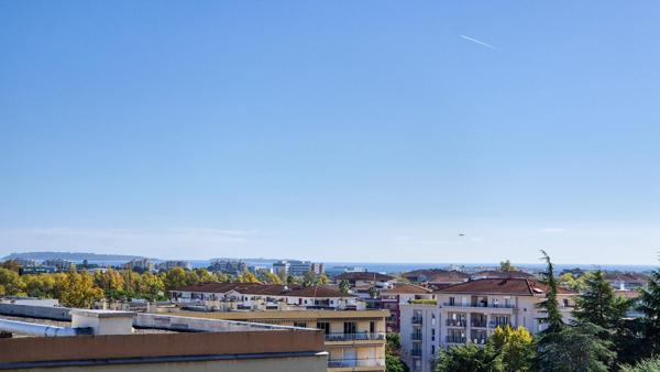 Très beau 4 pièces au dernier étage,garage et cave