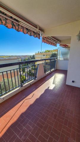 Très beau 4 pièces au dernier étage,garage et cave