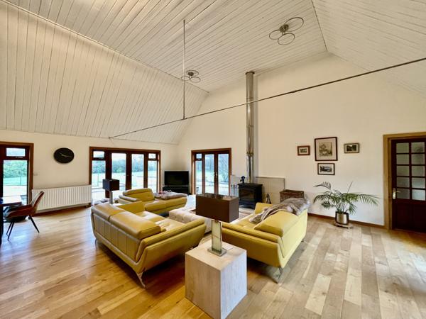 CHARMING 4-BEDROOM HOUSE WITH LARGE GROUNDS, WOODLAND AND 5,400 SQM OF LAND – ENERGY RATING A