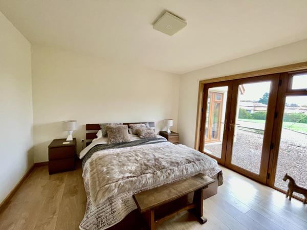 CHARMING 4-BEDROOM HOUSE WITH LARGE GROUNDS, WOODLAND AND 5,400 SQM OF LAND – ENERGY RATING A