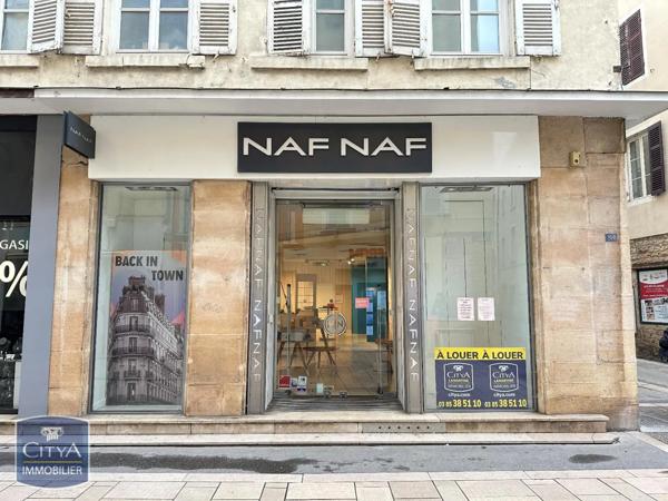 Local commercial à louer 223.2m²