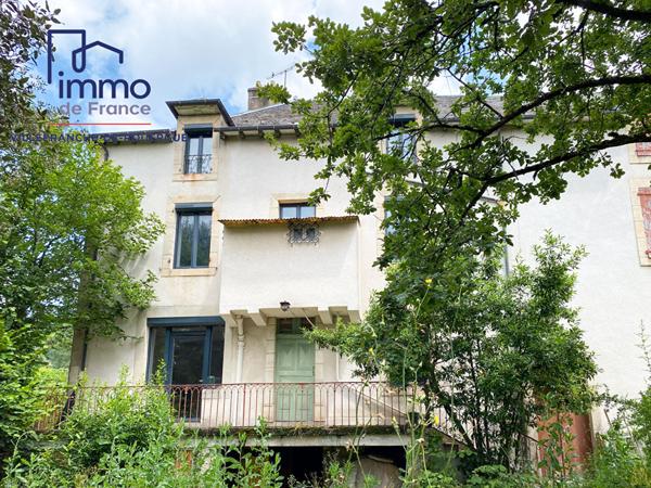 Maison de Maître + dépendance avec terrain