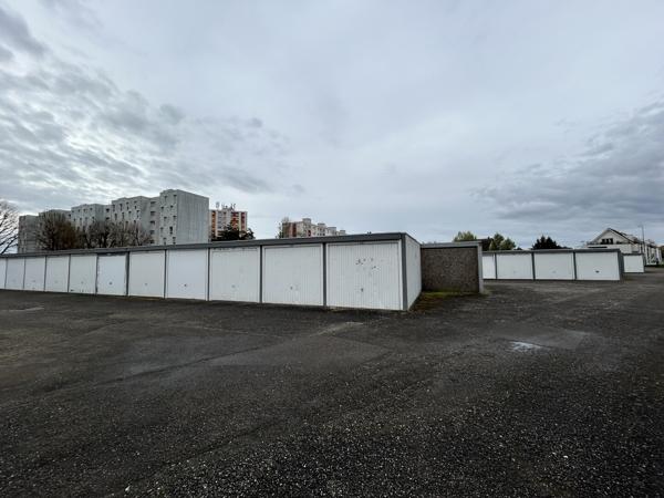 2 BOX-GARAGES FERMÉS VENDUS LOUÉS