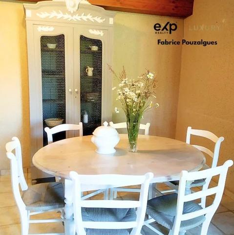 Propriété rare de 8,5 ha avec vue dominante, gîtes, sans contrainte d’exploitation