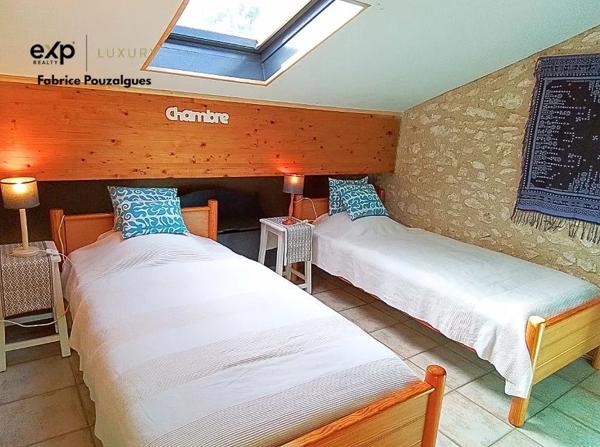 Propriété rare de 8,5 ha avec vue dominante, gîtes, sans contrainte d’exploitation