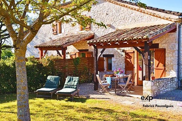 Propriété rare de 8,5 ha avec vue dominante, gîtes, sans contrainte d’exploitation