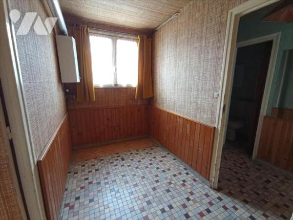 A Saint Pierre du Regard une maison d'habitation de plain-pied  de 6 pièces principales à rénov...