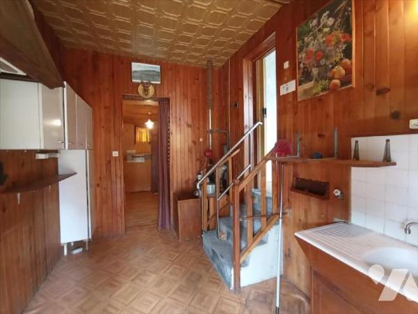 A Saint Pierre du Regard une maison d'habitation de plain-pied  de 6 pièces principales à rénov...