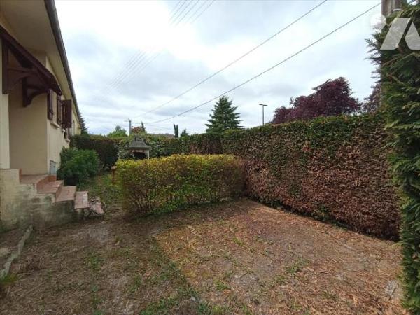 A Saint Pierre du Regard une maison d'habitation de plain-pied  de 6 pièces principales à rénov...