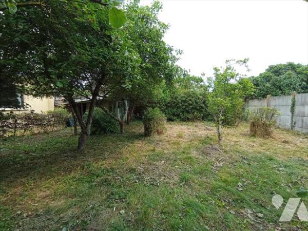 A Saint Pierre du Regard une maison d'habitation de plain-pied  de 6 pièces principales à rénov...