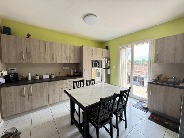 Maison 182 m², terrain 2320 m² + revenus