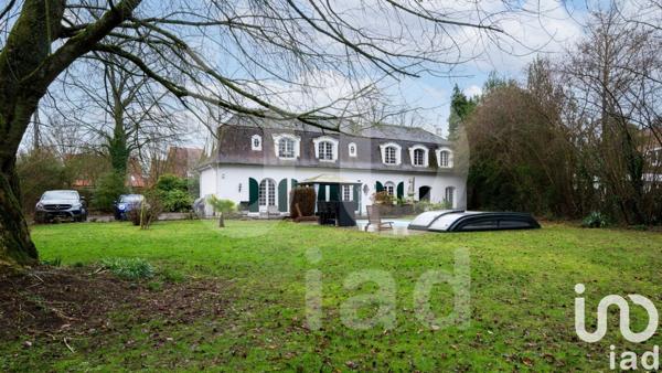 Pavillon 8 pièces de 226 m² à Seclin (59113)