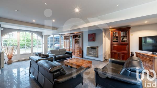 Pavillon 8 pièces de 226 m² à Seclin (59113)