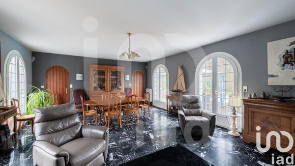 Pavillon 8 pièces de 226 m² à Seclin (59113)