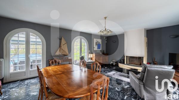 Pavillon 8 pièces de 226 m² à Seclin (59113)