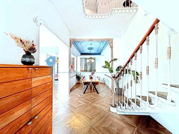 Maison
                                                                                                                                                                                                                                                                                                                        5 pièce(s)                                                                                                                                                                                                          4 chambre(s)                                                                                                                                                                                                          160  m²