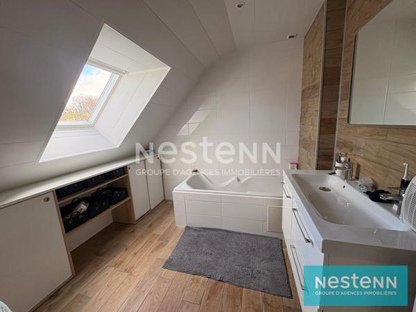 A vendre MAISON CONTEMPORAINE aux portes de LAMBALLE vivable de plain pied