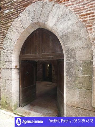 À vendre - Maison ancienne, 8 pièces située à Cahors (46000)