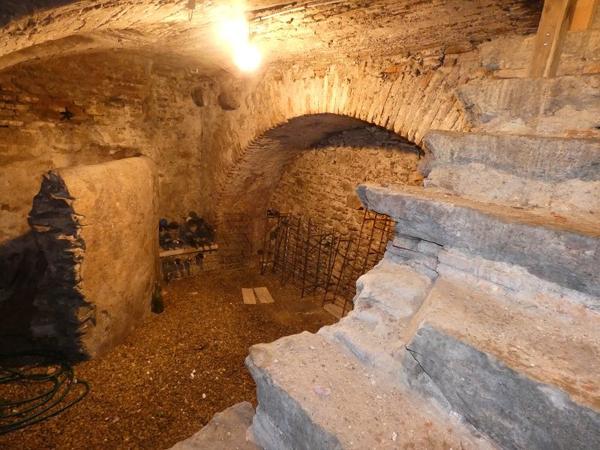 À vendre - Maison ancienne, 8 pièces située à Cahors (46000)