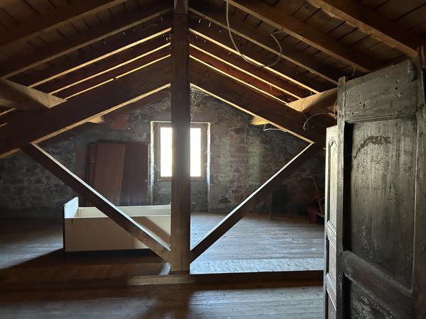 Le Brugeron (63880) MAISON 170 M2 10 PIECES SUR TERRAIN DE 2567 M2 AU BRUGERON