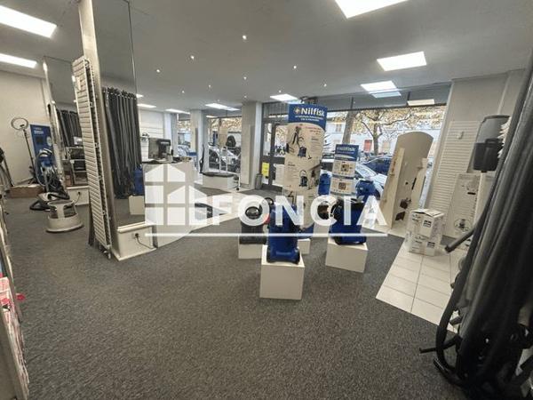 Location Local commercial 97.07 m² - 3 PLACE SAINT PIERRE Vienne 38200