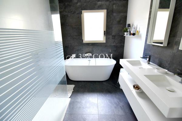 NIVILLAC, MAGNIFIQUE PROPRIÉTÉ HAUT DE GAMME DE 261 M² EDIFIÉE SUR UN MAGNIFIQUE TERRAIN ENTIÈREMENT CLOS DE 3 Nivillac (56130)