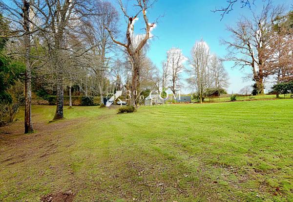 NIVILLAC, MAGNIFIQUE PROPRIÉTÉ HAUT DE GAMME DE 261 M² EDIFIÉE SUR UN MAGNIFIQUE TERRAIN ENTIÈREMENT CLOS DE 3 Nivillac (56130)