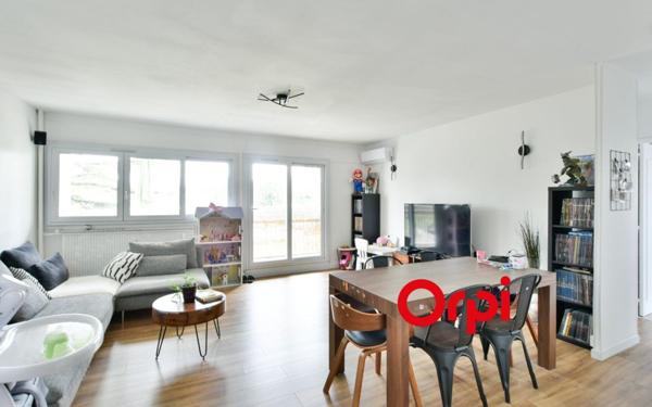 Appartement à vendre    3 pièces • 72,68 m2 Pierre-Bénite