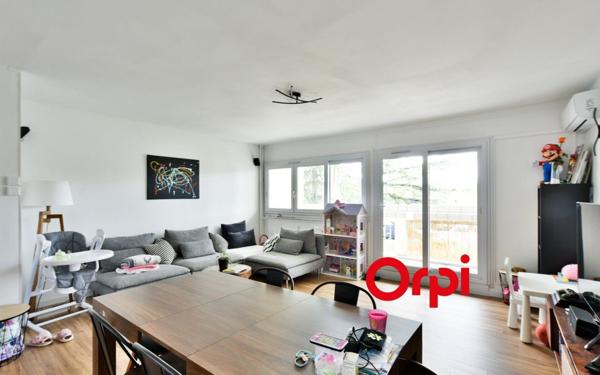 Appartement à vendre    3 pièces • 72,68 m2 Pierre-Bénite