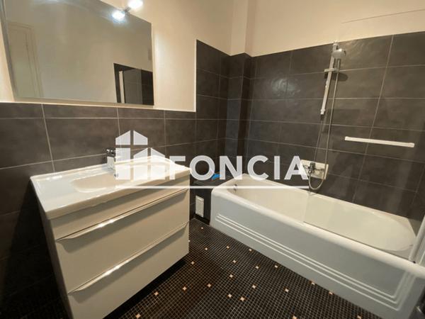 Location Appartement 4 pièces 106 m² - 2 RUE HAROUYS Nantes 44000